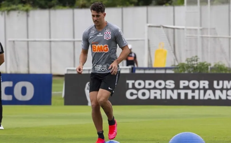 Avelar revela ter comprado aparelhos para se curar de lesão na quarentena