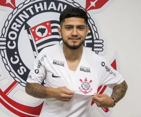 [ENQUETE] Para você o Corinthians deve liberar o atacante Sérgio Diaz?