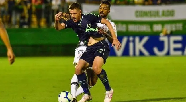 Corinthians perde para Chapecoense pela quarta fase da Copa do Brasil