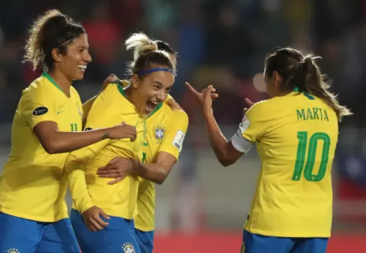 Fifa lança manual para desenvolver futebol feminino no mundo