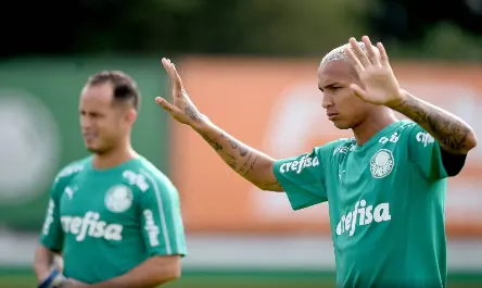 Felipe Melo volta aos treinos e Felipão ensaia Palmeiras; veja o provável time