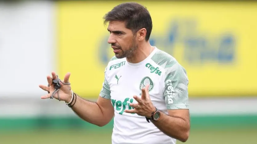 Com uma só contratação, Abel Ferreira deve usar cada vez mais a base no Palmeiras