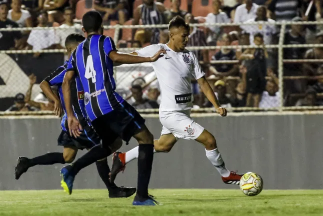 Corinthians encara Red Bull Brasil por vaga nas oitavas da Copinha