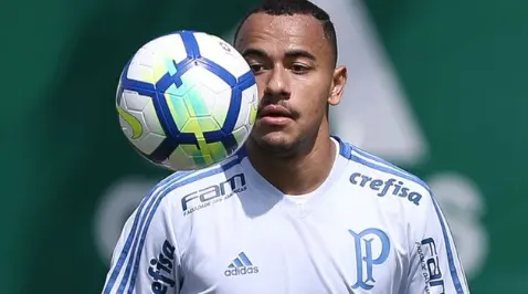 Palmeiras traça estratégia por Papagaio, e encaminha empréstimo ao Atlético-MG