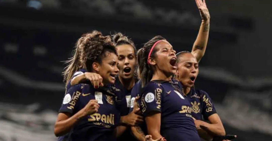 Corinthians vence o Palmeiras no Brasileiro Feminino e é tricampeão