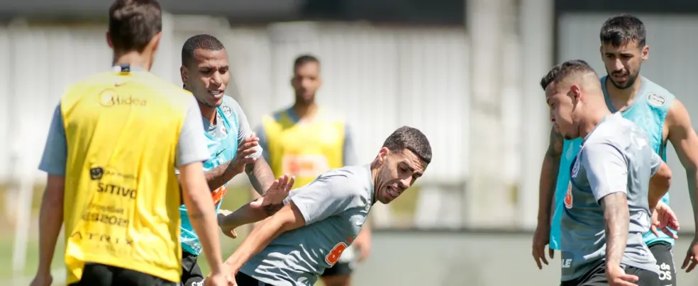 Mudança de perfil de atletas vira desafio para Tiago Nunes no Corinthians