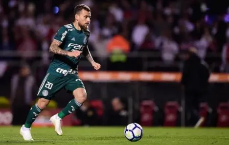 [ENQUETE]: Você acha que Lucas Lima vem apresentando um futebol para ser titular no time do Palmeiras?