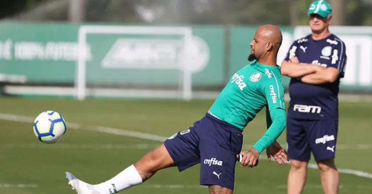 Palmeiras faz último treino e viaja para enfrentar a Chapecoense