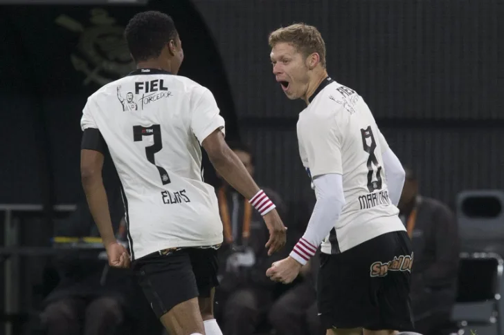 Há dois anos, Timão alcançava maior série invicta e um ano sem perder na Arena Corinthians