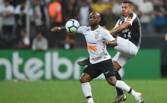 Vagner Love reconhece dificuldade em atacar e voltar para marcar