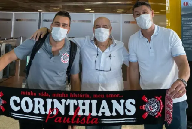 Dirigentes do Corinthians viajam ao Oriente Médio atrás de parcerias e vendas de jogadores