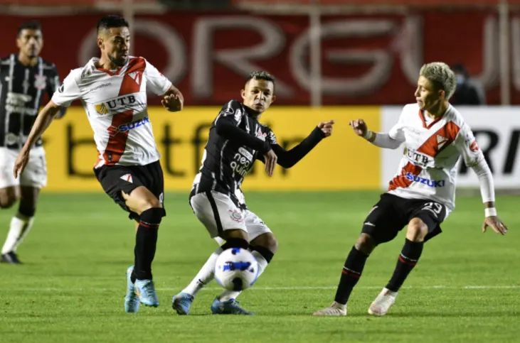 Dê notas aos jogadores de Always Ready x Corinthians hoje