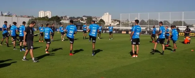 Sem Clayson, Corinthians treina em campo na reapresentação do elenco