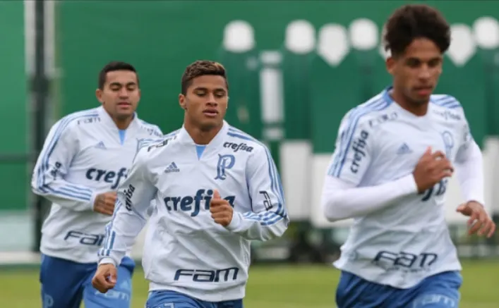 Inspirado em Dudu, Yan tem nova rotina após estrear pelo profissional do Palmeiras