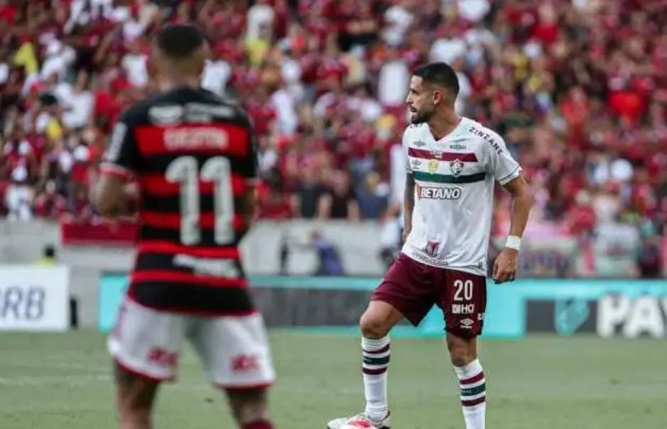 FOI A PIOR CONTRATAÇÃO: Ídolo do Corinthians, Renato Augusto é criticado pela torcida do Fluminense