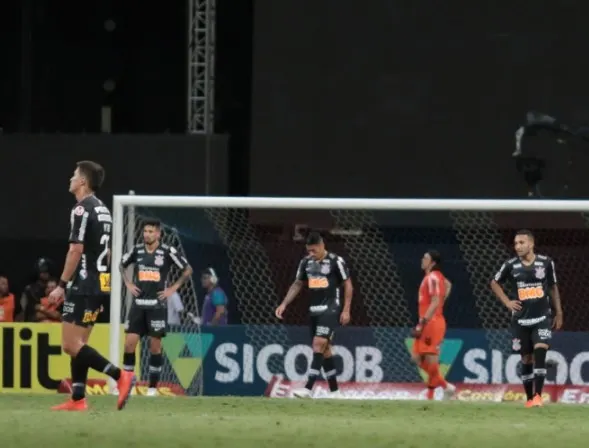 Jogadores do Corinthians lamentam erros e cansaço após derrota em Salvador