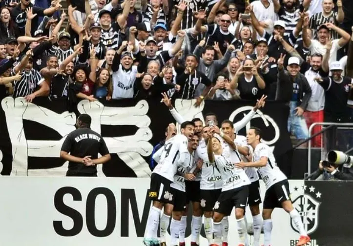 Corinthians chega com mais pontos do que o Palmeiras pela 1ª vez desde o 