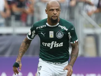 Lisca diz que Felipe Melo impressiona por personalidade e motivo inusitado: “Ele comanda o jogo, ele apita”