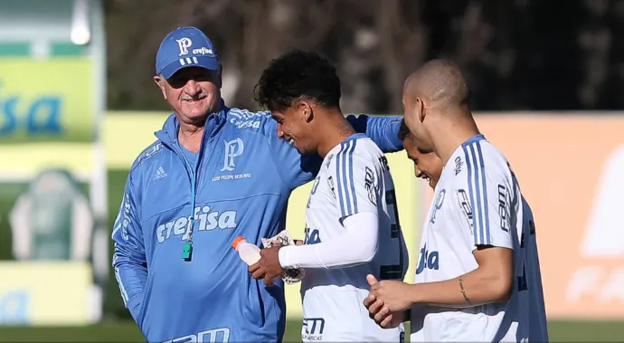 Garotos da base treinam e Palmeiras deve ter novidades neste domingo