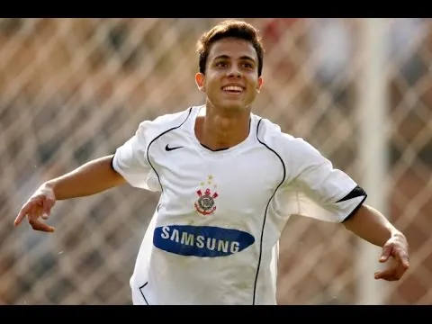 Em 2006, Corinthians contou com gols de Nilmar para vencer o Santo André no Paulista