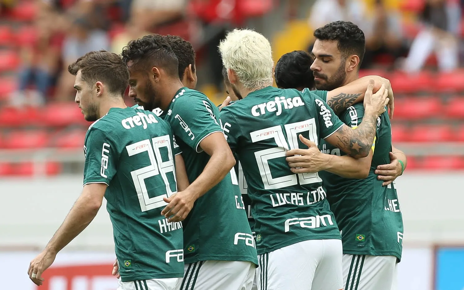 Palmeiras tem 7 jogadores pendurados para o jogo de amanhã