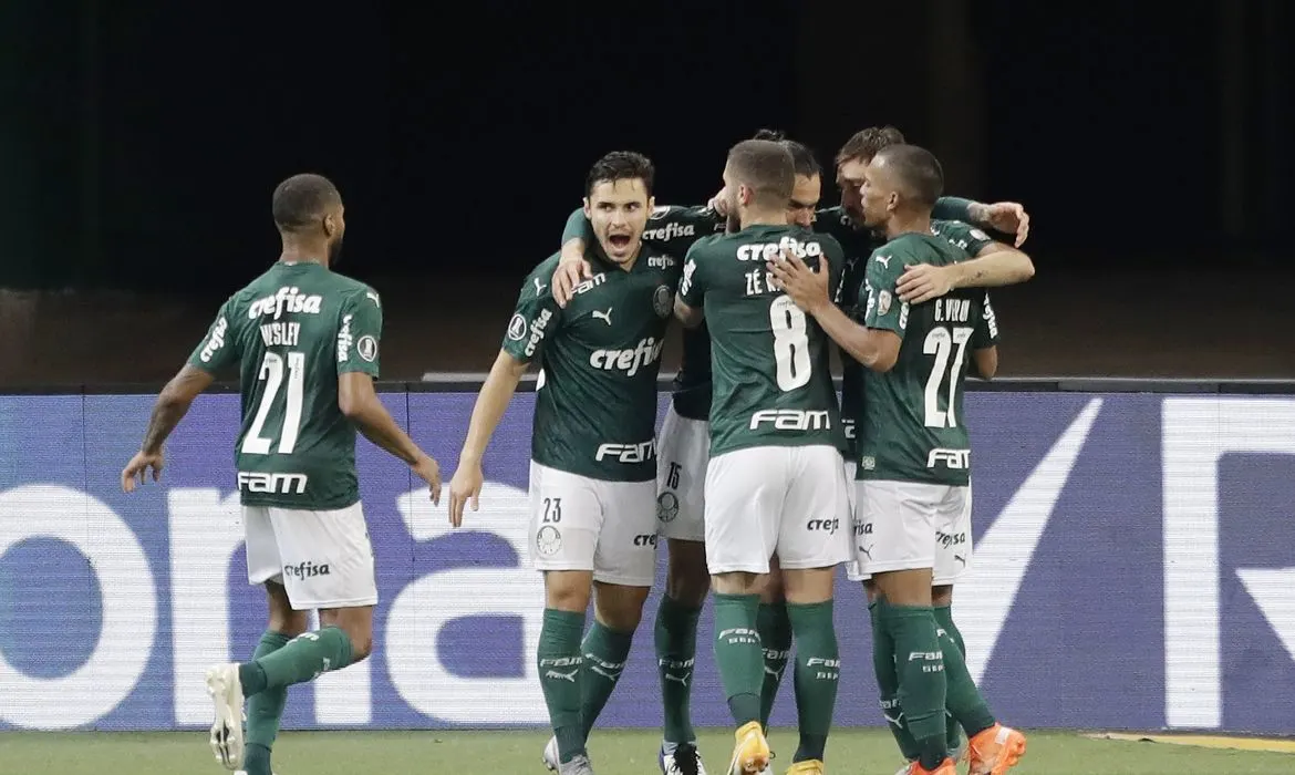 Libertadores: Palmeiras pode levar jogadores de última hora ao Equador em avião particular