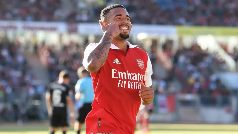 Gabriel Jesus teria que fazer uma redução brusca de salário para retornar ao Verdão