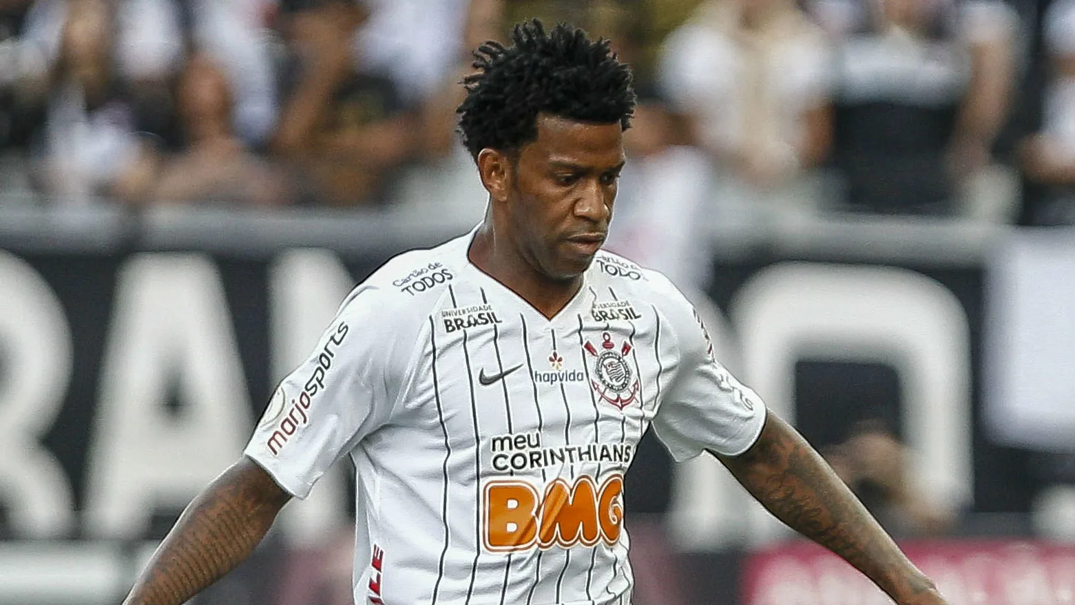 Gil disputa todos os jogos desde a volta ao Corinthians e impressiona por físico: 