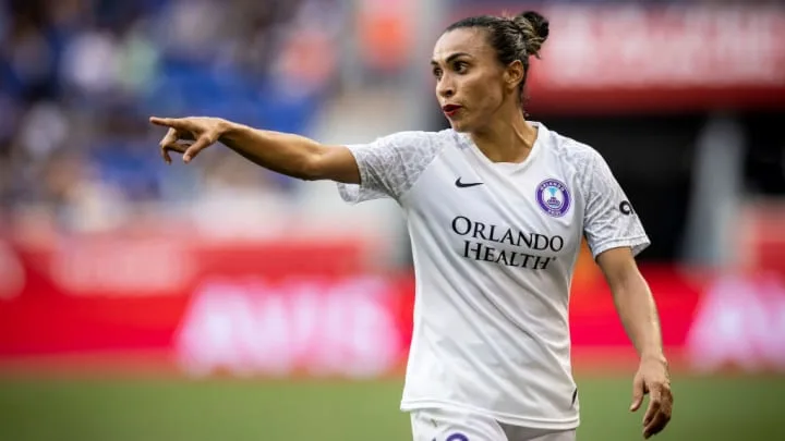 Possível chegada de Marta ao Corinthians impulsiona marca do futebol sul-americano ao mundo