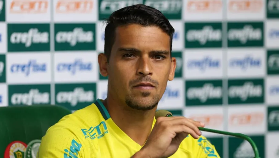 Jean tem futuro junto ao Palmeiras esclarecido por Cícero Souza em entrevista