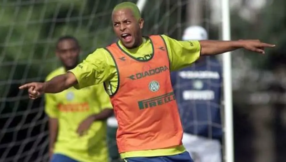 André Neles, ex-centroavante de Palmeiras, Galo e Inter, morre aos 42 anos