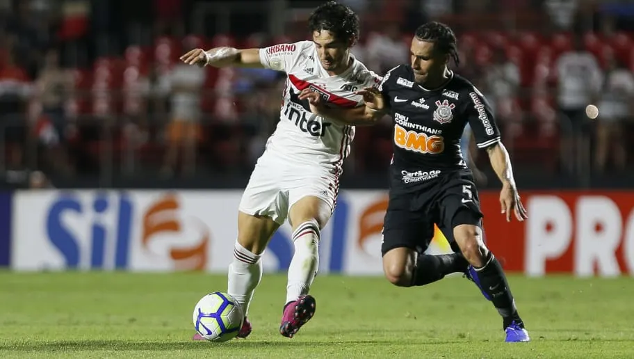 São Paulo e Corinthians arrecadam menos que o previsto com TV, e Tricolor ainda tem agravante