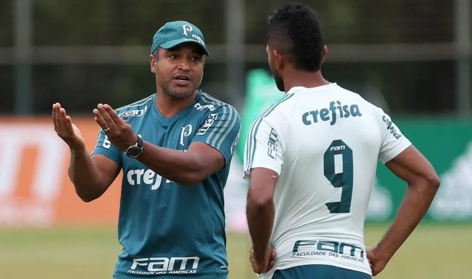 Palmeiras torce por Borja na Copa, mas teme janela de transferências