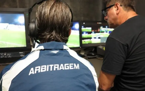 Andrés explica porque o Corinthians votou contra a utilização do VAR