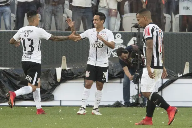 Corinthians fez jogos decisivos contra o Atlético - MG em campanhas de títulos