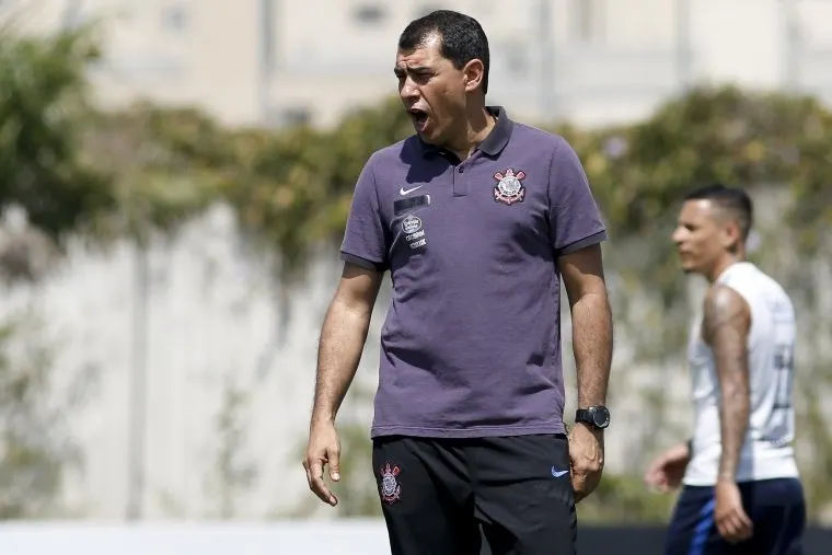 Corinthians de 2015 vira exemplo para time de Carille após eliminação