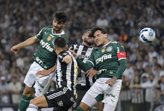 “Poucas vezes se viu nos últimos tempos o Palmeiras tão dominado”, diz Juca Kfouri 