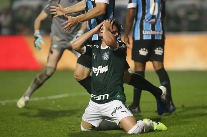 [COMENTE] Para você, quem teve a maior culpa da eliminação contra o Grêmio pela Libertadores?