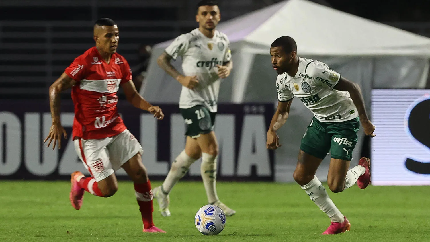 CBF divulga equipe de arbitragem para o segundo jogo entre Palmeiras x CRB