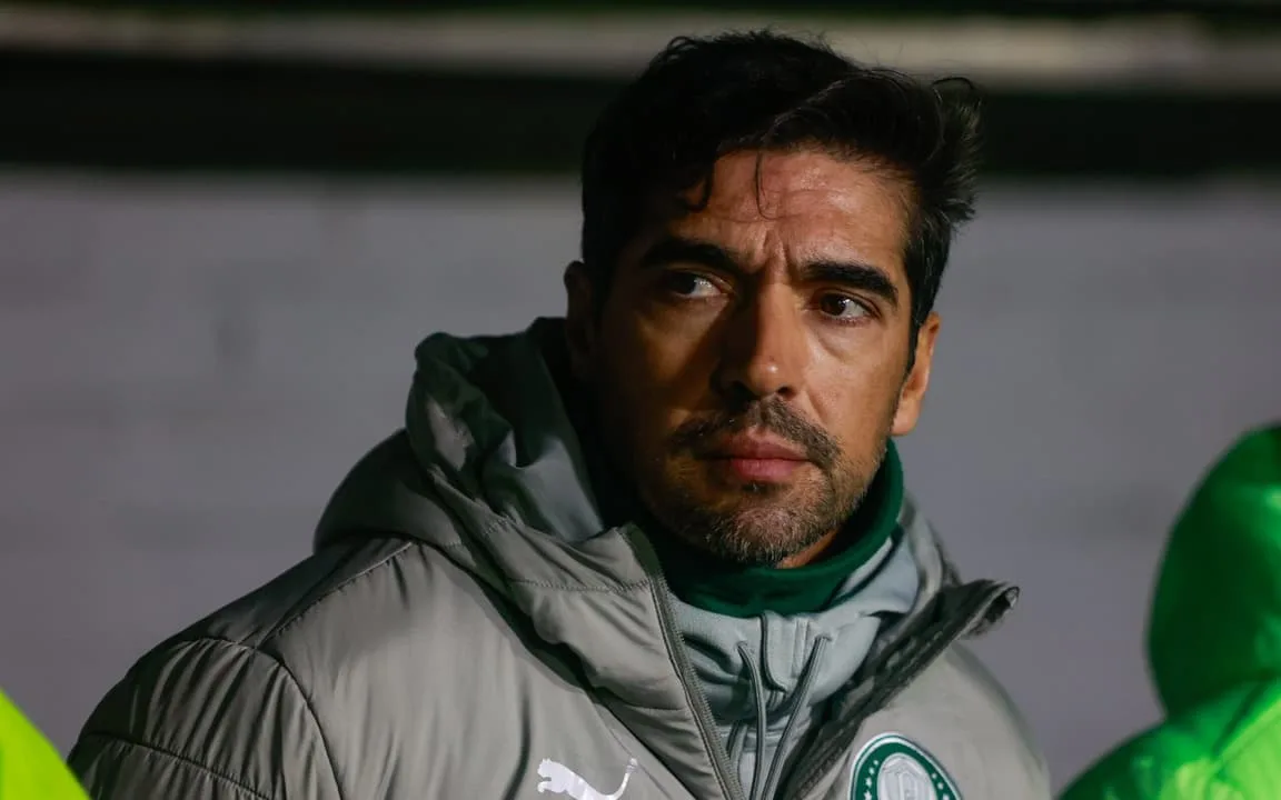 Abel Ferreira destaca habilidade de Estêvão após empate do Palmeiras: 