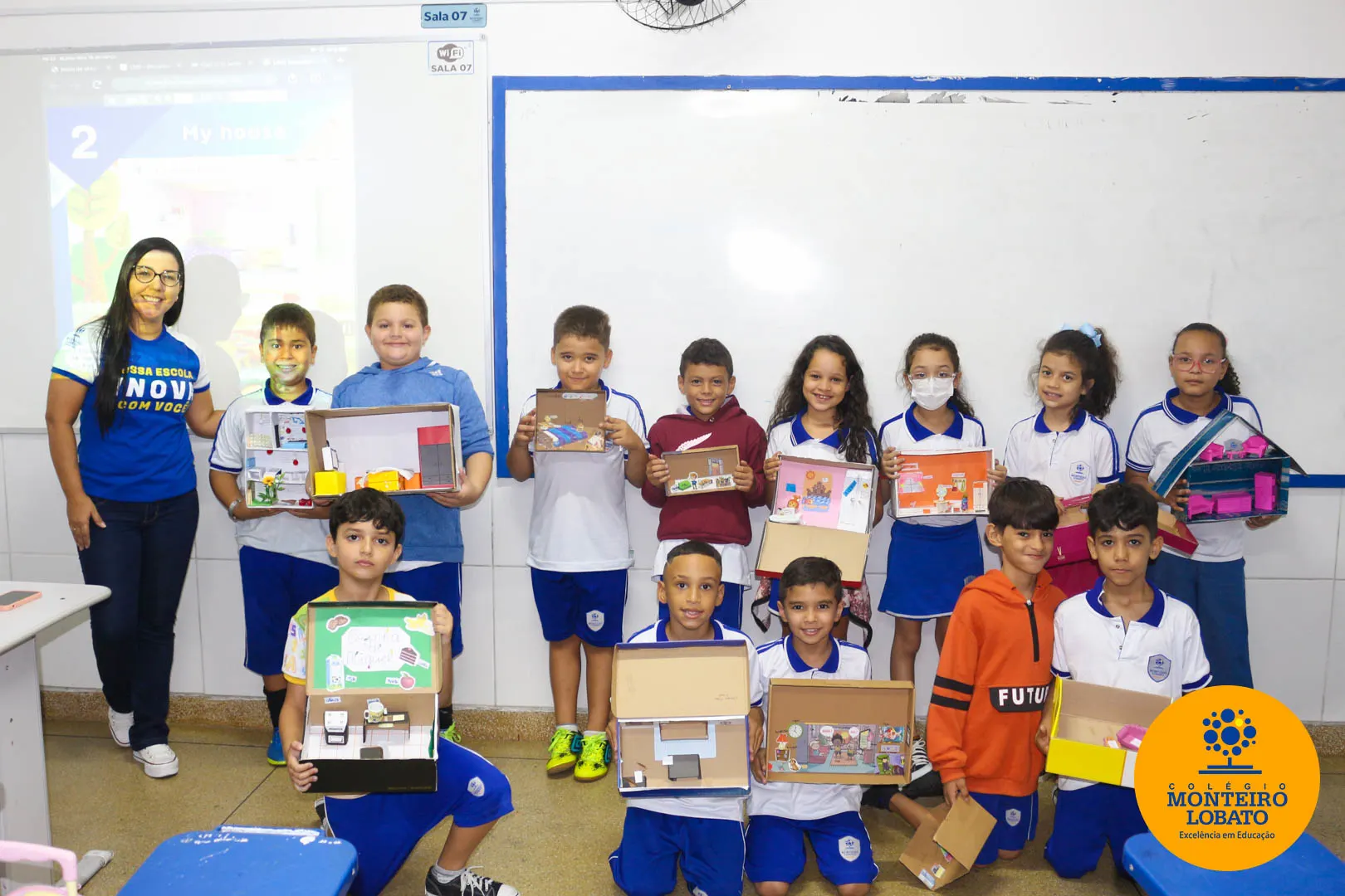 Alunos do terceiro ano constroem maquetes de casas em atividade divertida