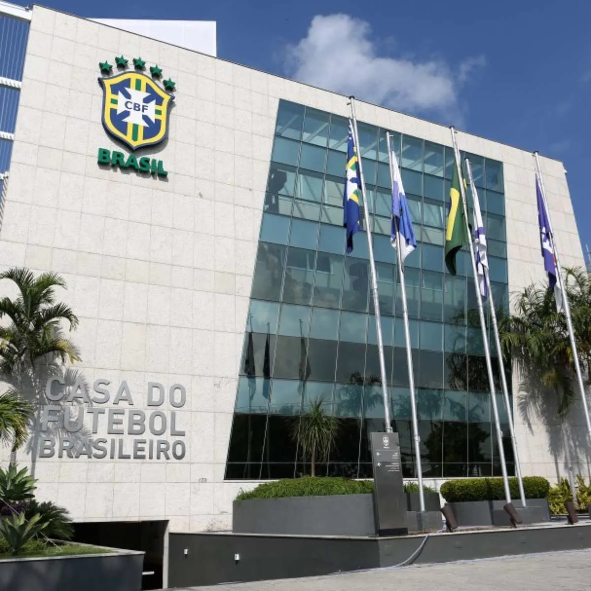 CBF não atende pedido do Palmeiras por adiar clássico contra o Santos