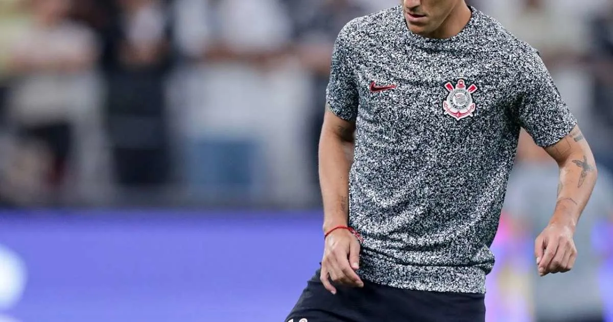 Rojas ameaça sair do Corinthians por falta de pagamentos.