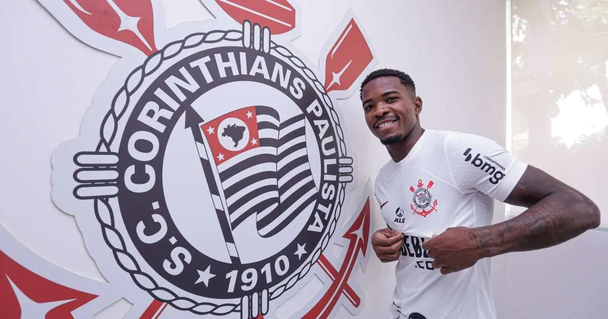 Corinthians anuncia contratação do zagueiro Cacá, ex-Athletico