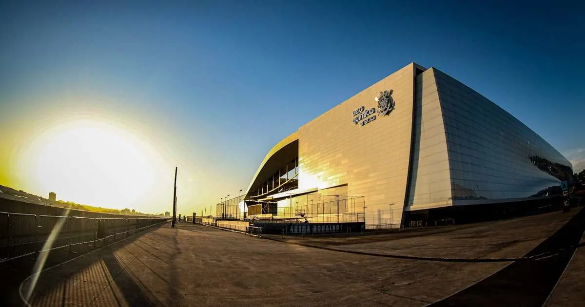 Caixa negocia quitação de dívida da Arena Corinthians com presidente do clube.