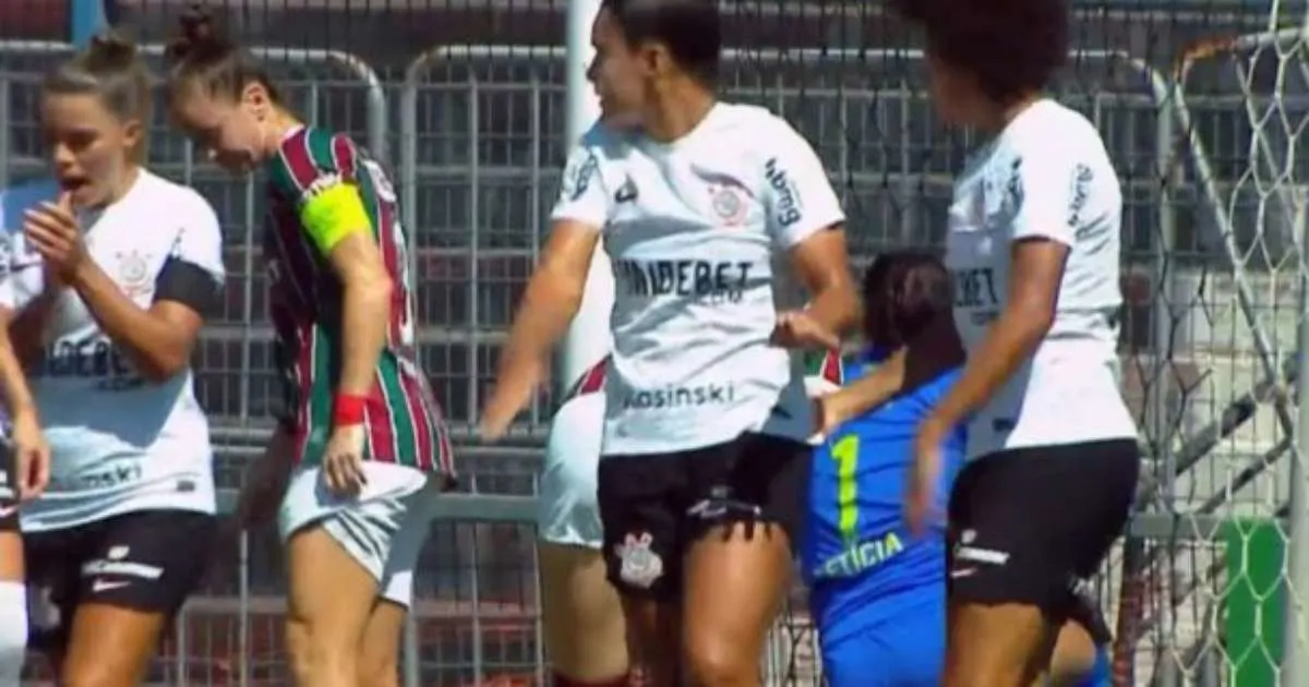 Corinthians domina Fluminense e amplia vantagem na ponta do Brasileirão Feminino