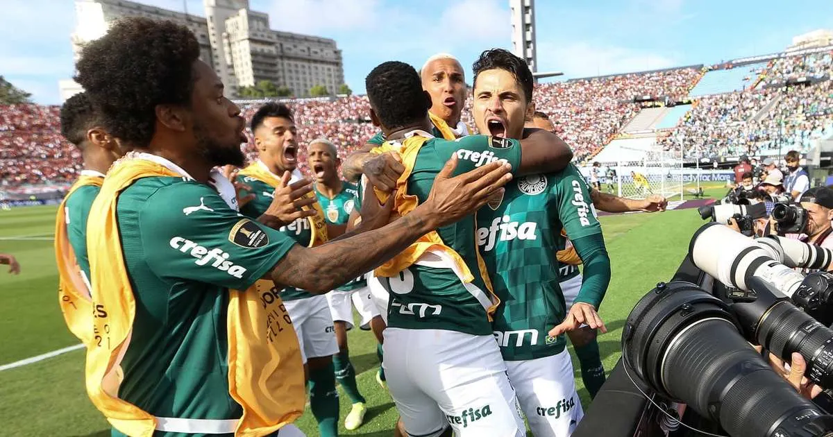 Palmeiras Retoma Centenário em Busca de Mais Glórias na Libertadores.