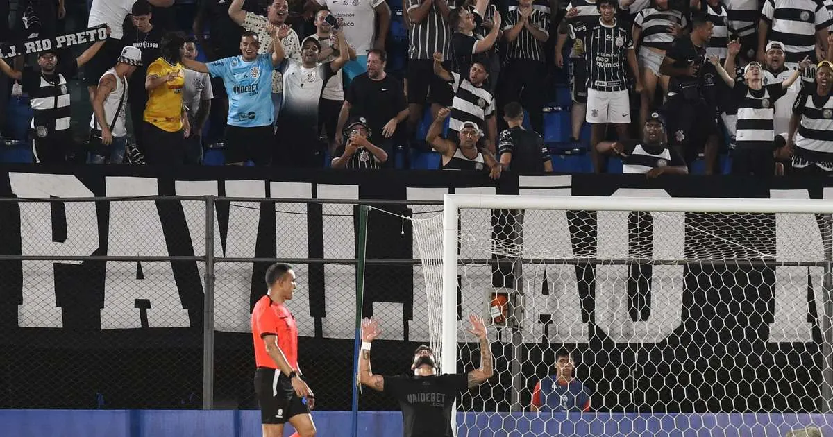 Corinthians conquista vitória fora de casa sobre o Nacional em grande noite de Carlos Miguel.