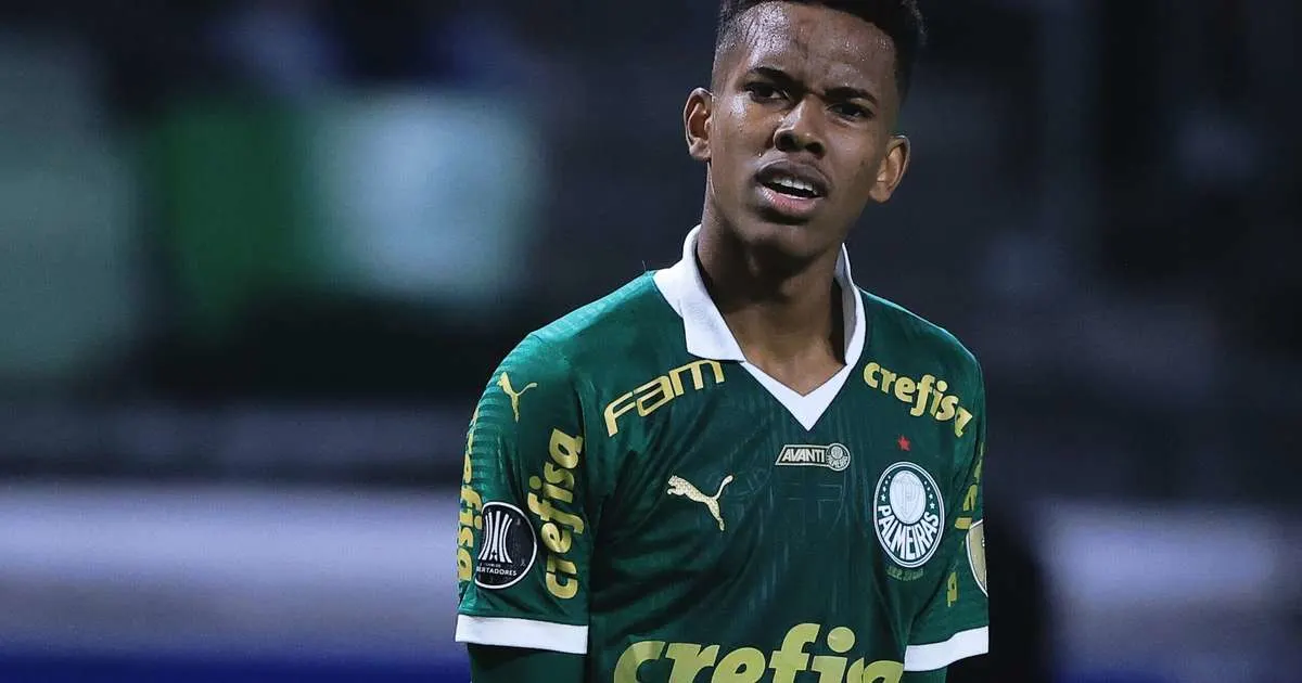 Palmeiras lucra com transferência de Estêvão para o Chelsea no futebol internacional