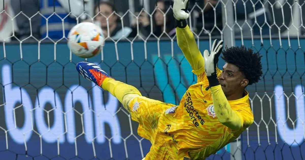 Herói de novo: Hugo Souza atinge marca expressiva em pênaltis pelo Corinthians